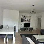 Appartement Le Président 100 M De La *