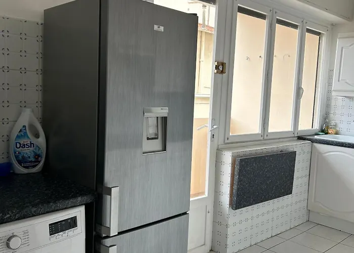 شقة Le President 100 M De La أنتيب