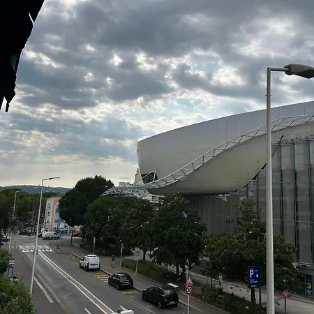 Le President 100 M De La * Антіб