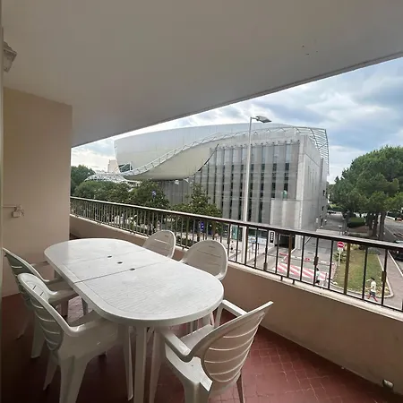 Appartement Le President 100 M De La *