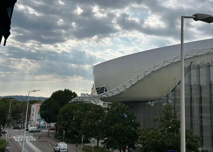 Le President 100 M De La * Антиб