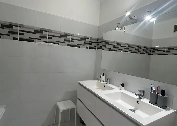 Le President 100 M De La Антиб