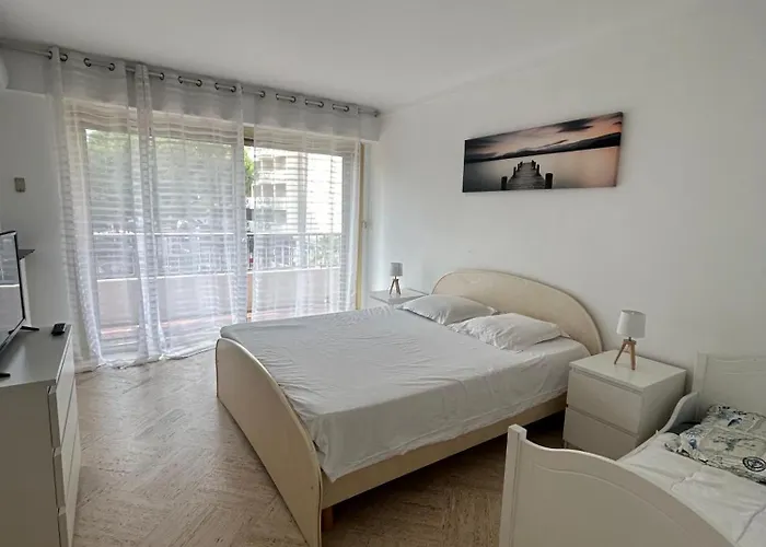 Le President 100 M De La * Антиб