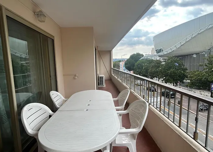 Le President 100 M De La Apartment *